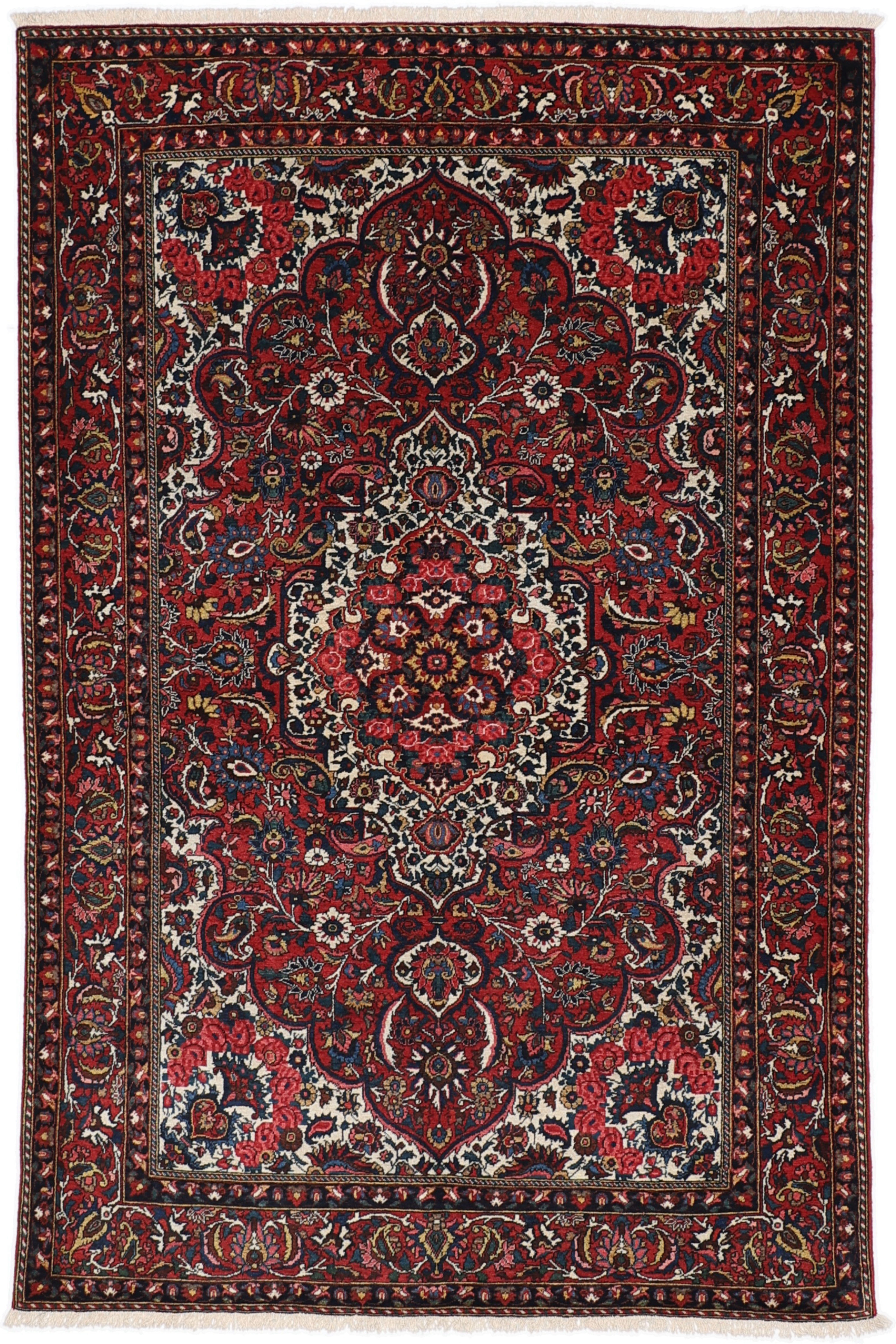 Antik Szőnyegek - Bakhtiar 140 x 216 cm