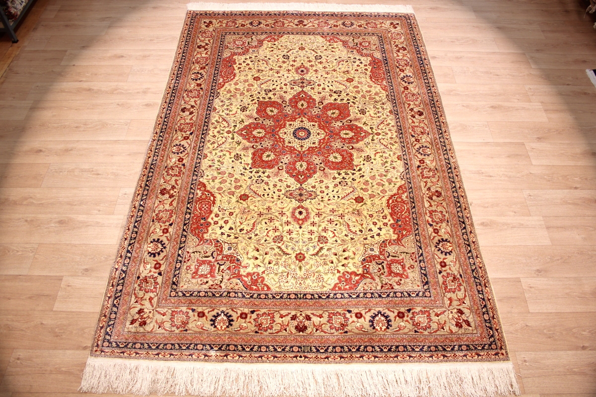 Kaiseri 195 x 308 cm